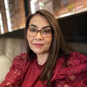 Meet your Posher, Alma